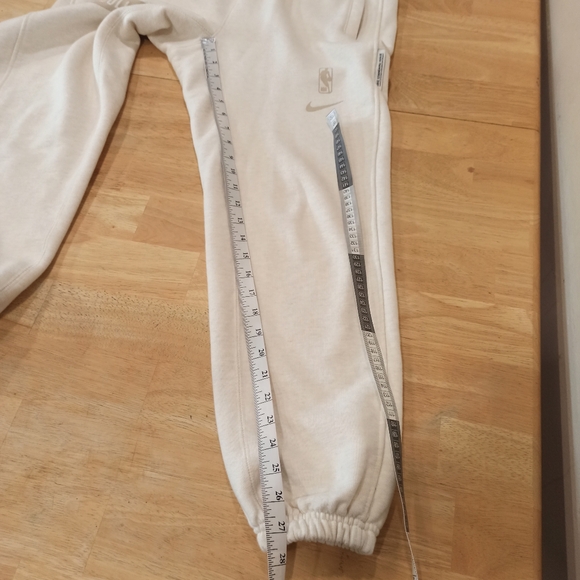 Nike NBA Chicago Bulls Cream Showtime Performance Pants Men's Size Small - Picture 14 of 15